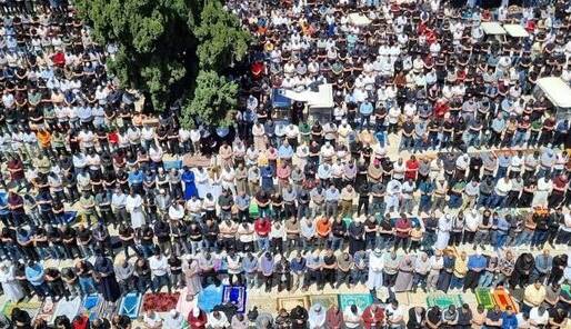 ۱۲۰ هزار فلسطینی آخرین نماز جمعه ماه رمضان را در مسجدالاقصی اقامه کردند